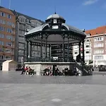 Luxury Apartment With Free Parking